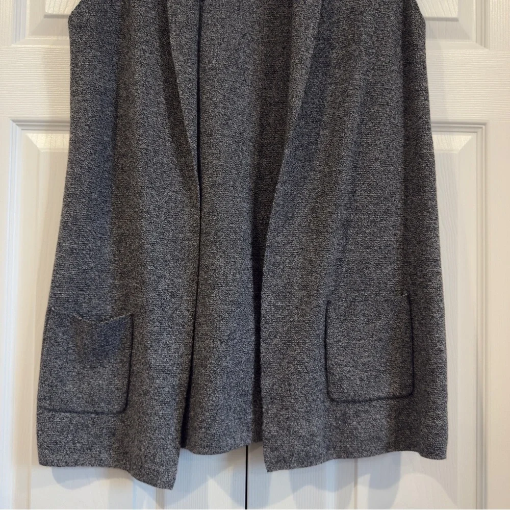 Talbots Shawl Collar Sleeveless Cardigan Women's Size M Open Front Pockets Gray - Picture 3 of 10